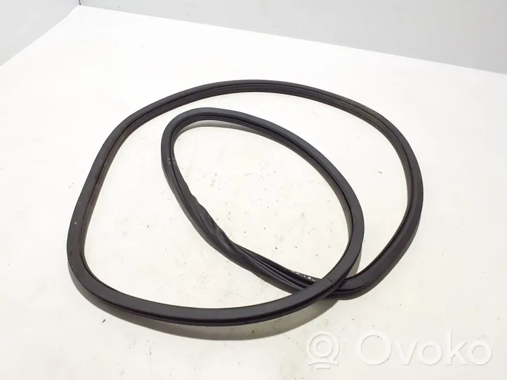 Volkswagen Touareg II Rear door rubber seal (on body) 7P0839911A