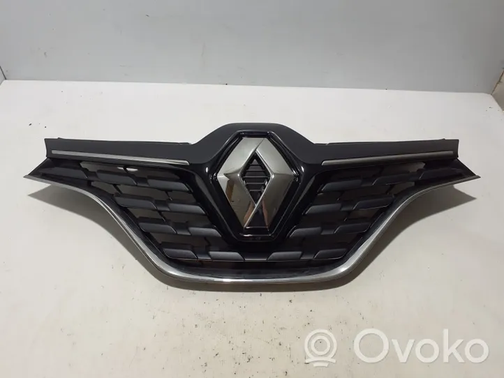 Renault Kadjar Передняя решётка 623103685R