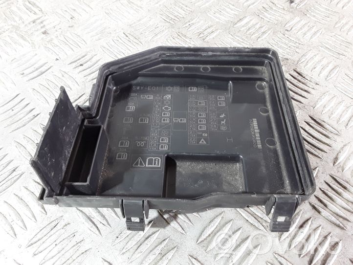 Honda CR-V Fuse box cover SWYE01