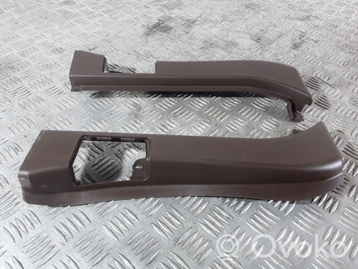 BMW X5 E70 Moldura del pillar (D) (Inferior) 51477145954