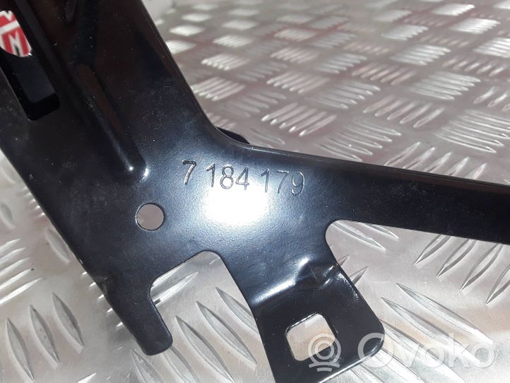 BMW 7 F01 F02 F03 F04 Supporto di montaggio del parafango 7184179