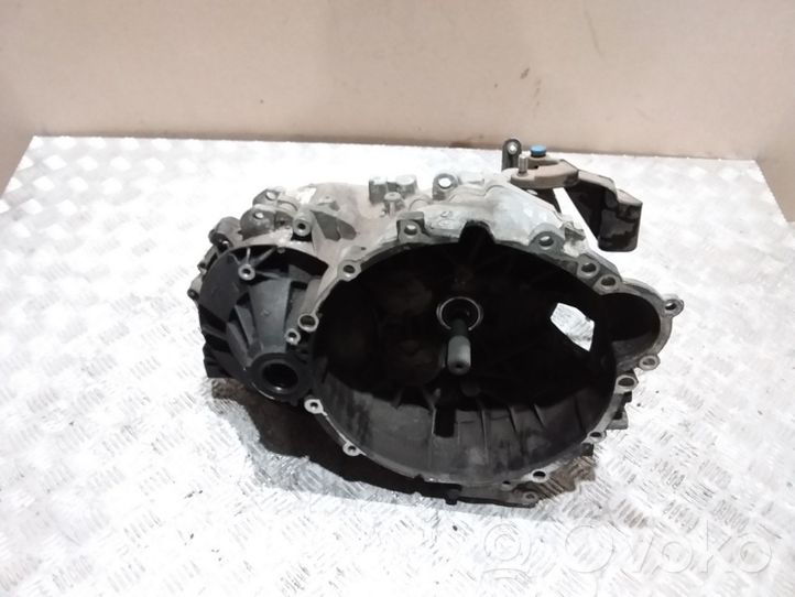 Volvo V70 Mechaninė 5 pavarų dėžė 9482405