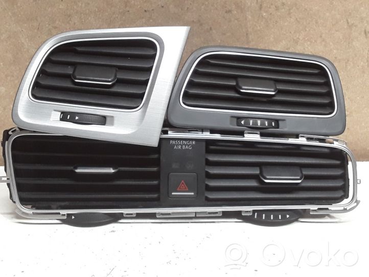 Volkswagen Golf VII Rejilla de ventilación central del panel 5G1815736C