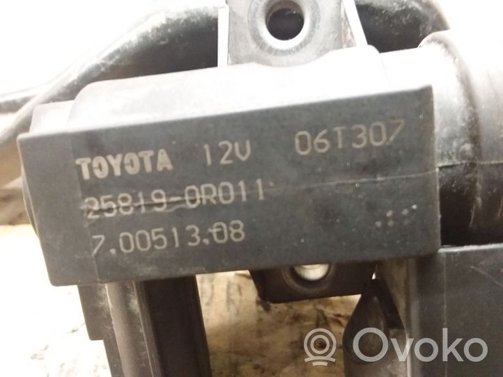 Toyota Avensis T270 Tyhjiöputki 258190R011