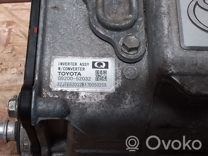 Toyota Yaris Voltage converter inverter G920052032