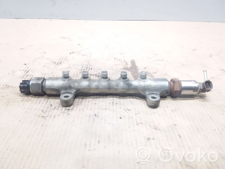 Toyota Avensis T250 Regolatore di pressione del carburante 8945860010