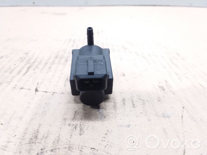 Volvo V70 Electrovanne Soupape de Sûreté / Dépression 72224010