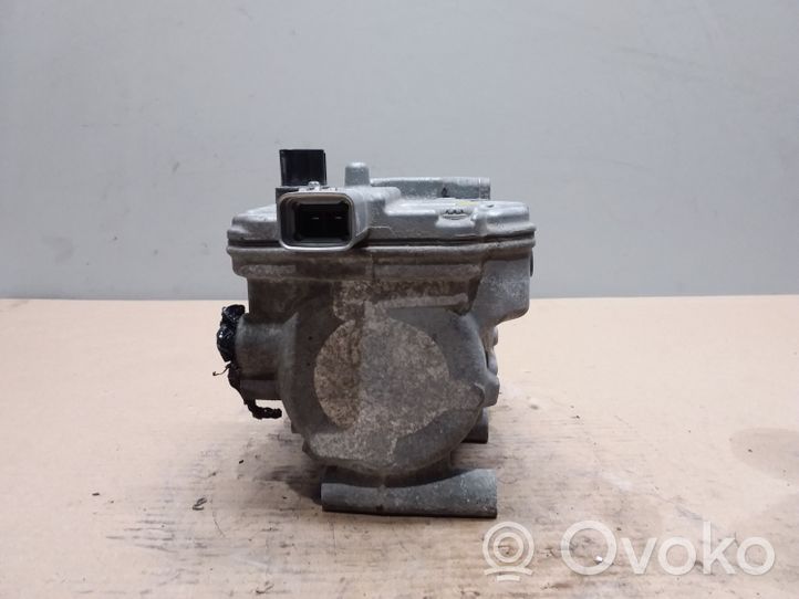 Toyota Auris E180 Ilmastointilaitteen kompressorin pumppu (A/C) 0422001330