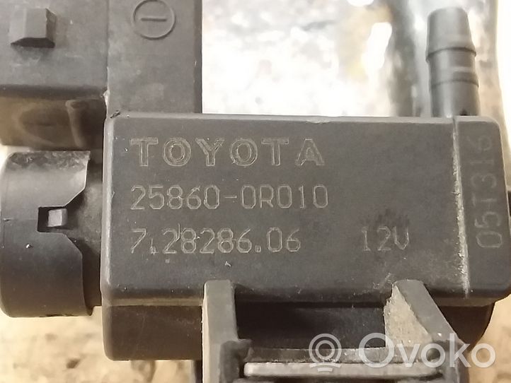 Toyota Avensis T250 Valvola di depressione 258600R010