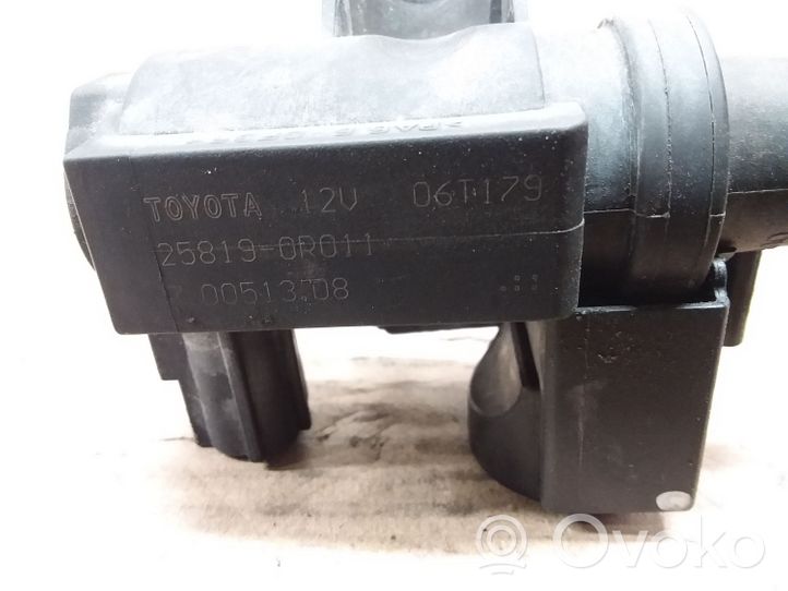 Toyota Corolla Verso AR10 Valvola di depressione 258190R011