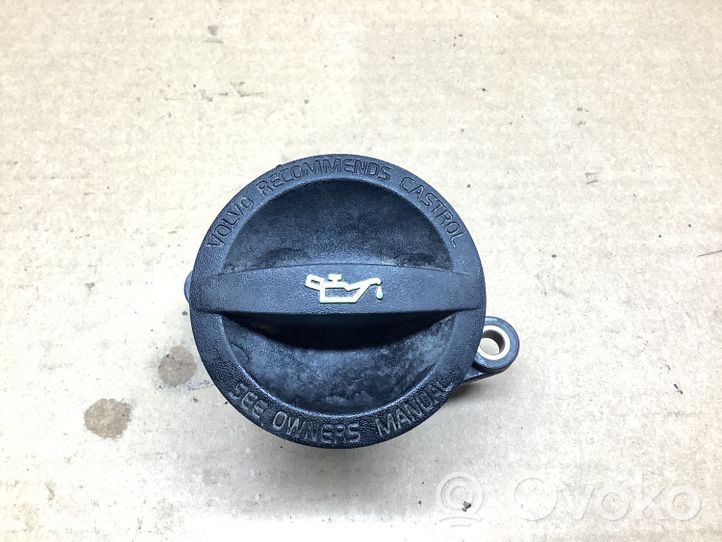 Volvo V70 Tapón del tubo de aceite 8692796