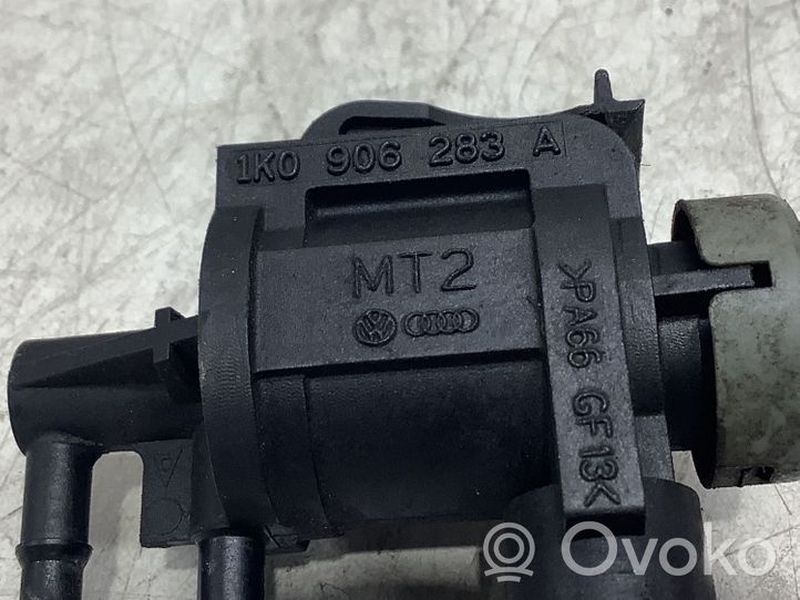 Audi A4 S4 B7 8E 8H Valvola di depressione 1K0906283A