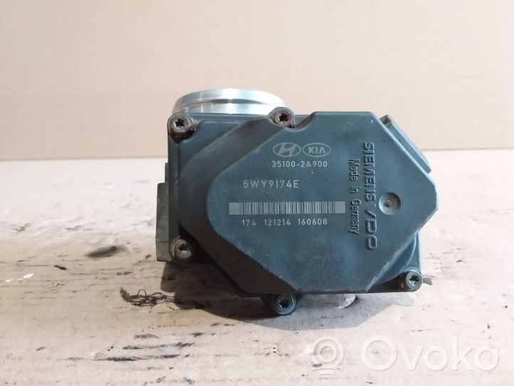 Hyundai i30 Throttle valve 351002A900