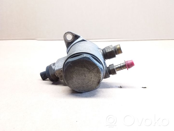 Volkswagen Polo V 6R Bomba de alta presión de inyección de combustible 03C127023D