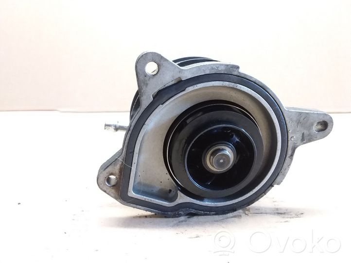 Volkswagen Polo V 6R Pompe de circulation d'eau 03F121031A