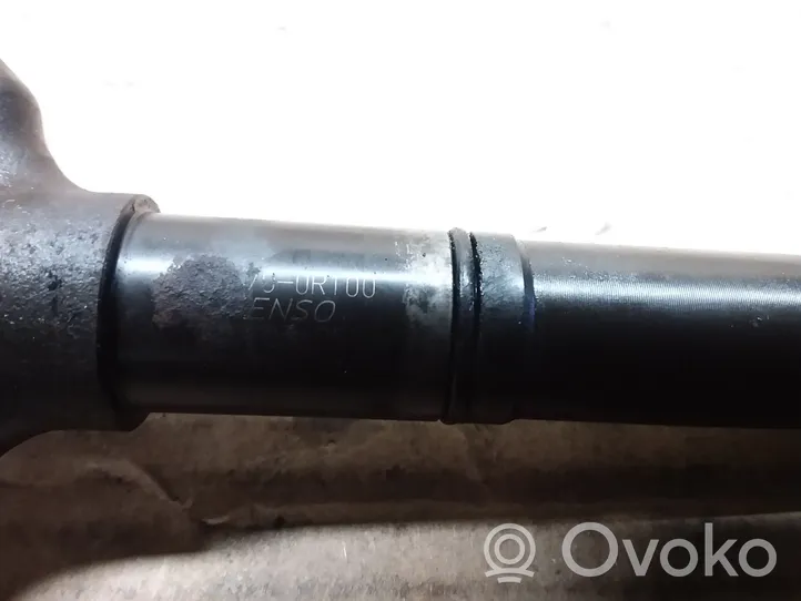 Toyota Avensis T270 Fuel injector 236700R100