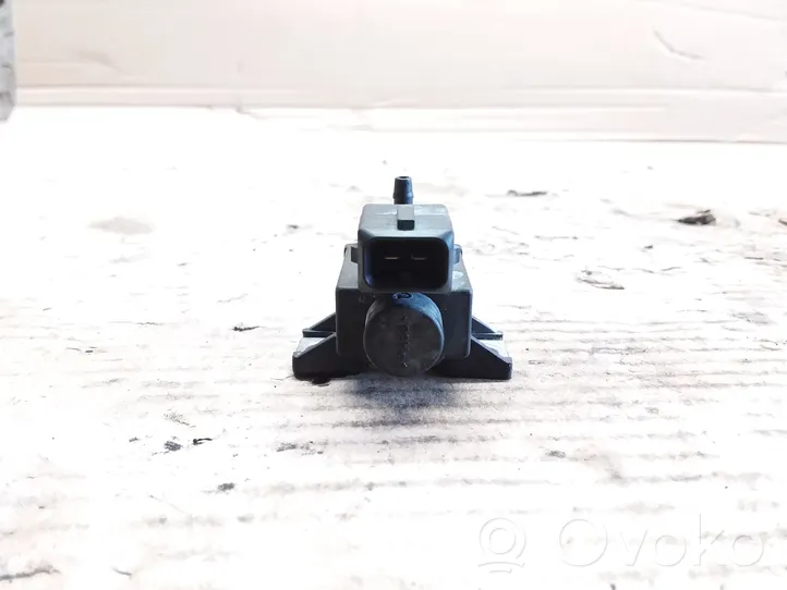 Toyota Avensis T250 Vacuum valve 258600R010