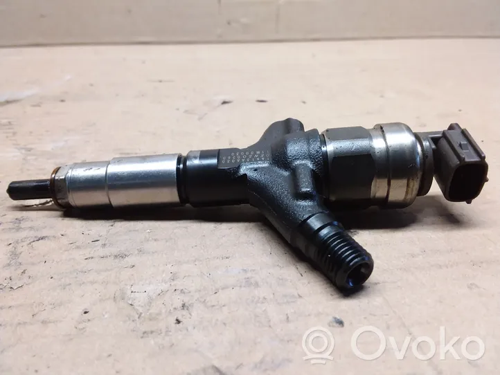 Subaru Legacy Injecteur de carburant 16613AA030