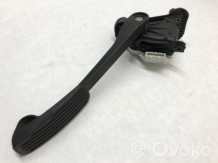 Volvo XC70 Accelerator throttle pedal 30683516