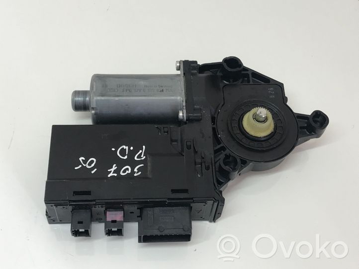 Peugeot 307 Moteur de lève-vitre de porte avant 9637130480