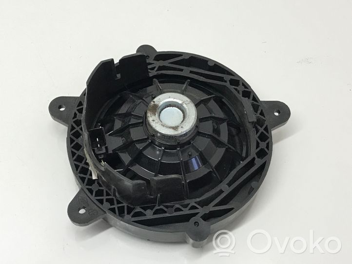 Renault Clio III Enceinte de porte arrière 8200372738