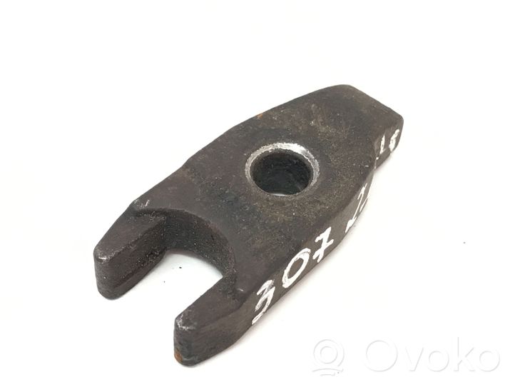 Peugeot 307 Fuel Injector clamp holder 920201