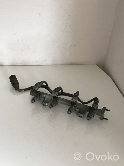 Hyundai Getz Injektoren Einspritzdüsen Satz Set 3531022600