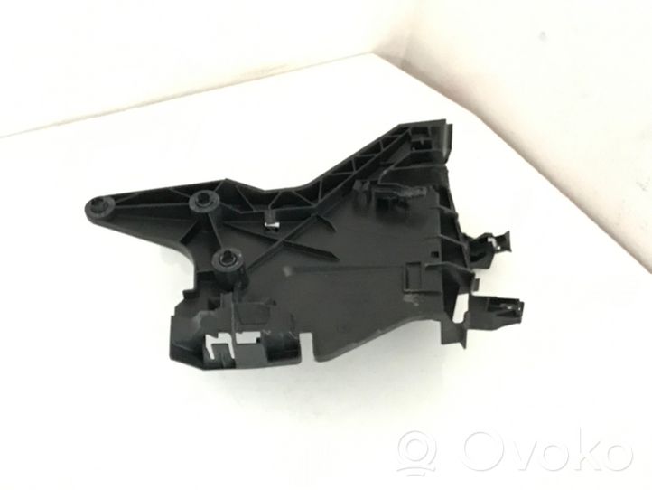 Volvo V70 Rear door exterior handle/bracket 08663909