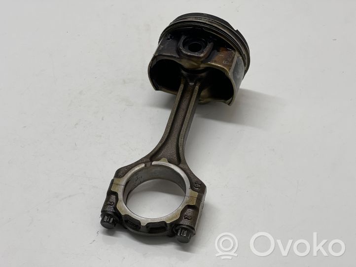 Hyundai Veloster Piston avec bielle 104PC30