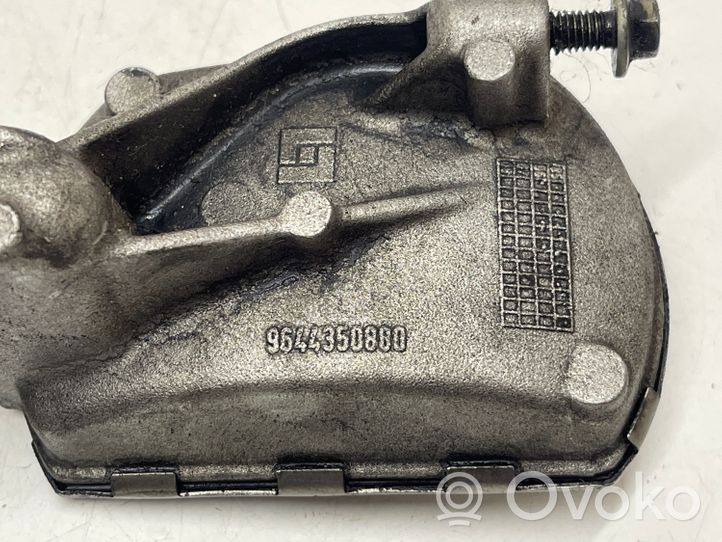 Volvo V50 Oil pump 9644350880