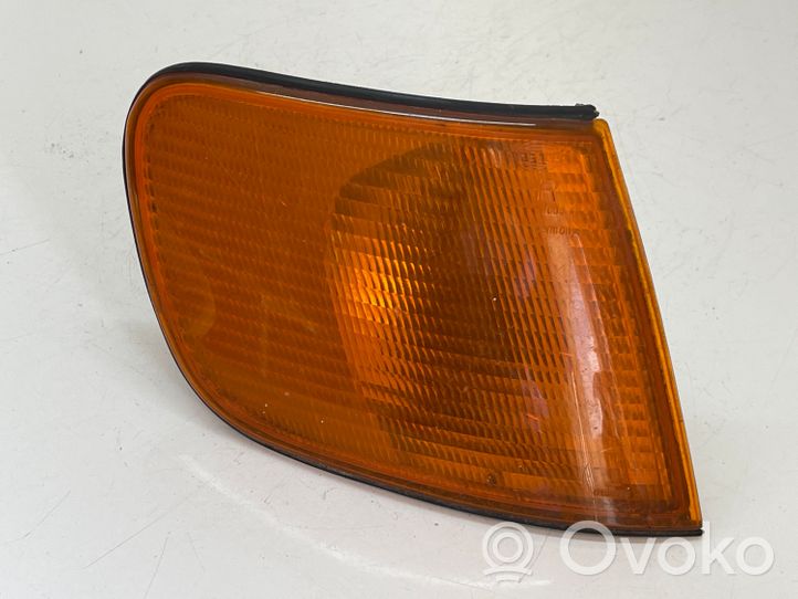 Audi A6 S6 C4 4A Front indicator light 137984