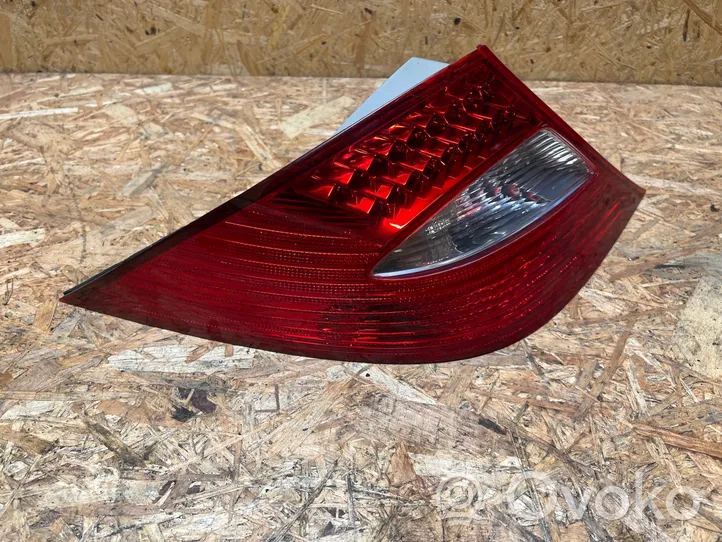 Mercedes-Benz CLS C219 Luci posteriori A2198200164