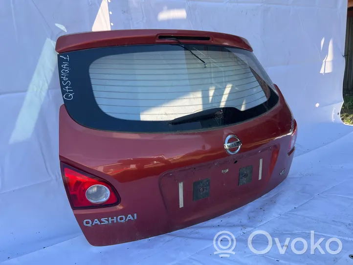 Nissan Qashqai Takaluukun/tavaratilan kansi 