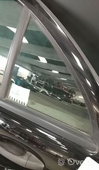 Mercedes-Benz C W203 Takaoven ikkunalasi 