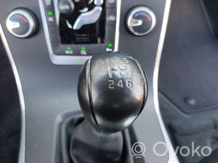 Volvo V60 Manetki / Pokrętła / Łopatki zmiany biegów 
