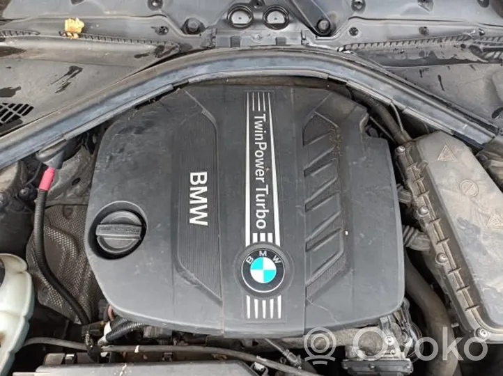 BMW 3 F30 F35 F31 Moottorin koppa 