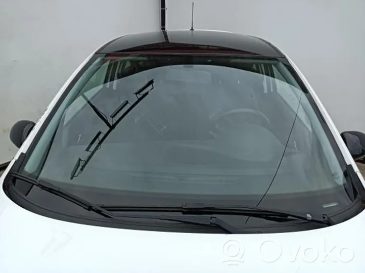 Opel Corsa E Priekinis stiklas 