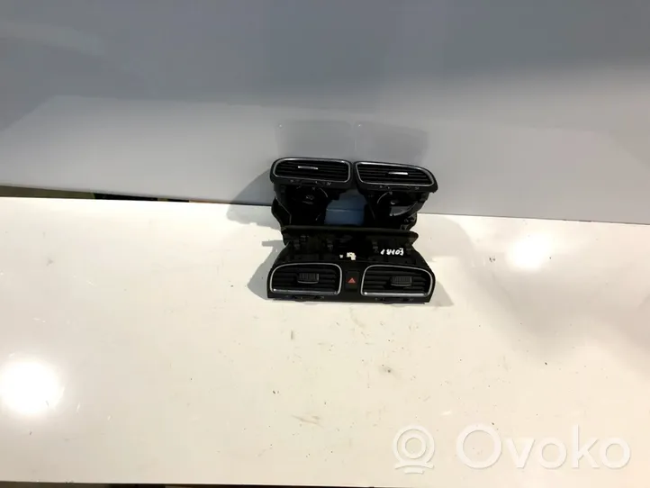 Volkswagen Golf VI Rejilla de ventilación central del panel 5K0815736D