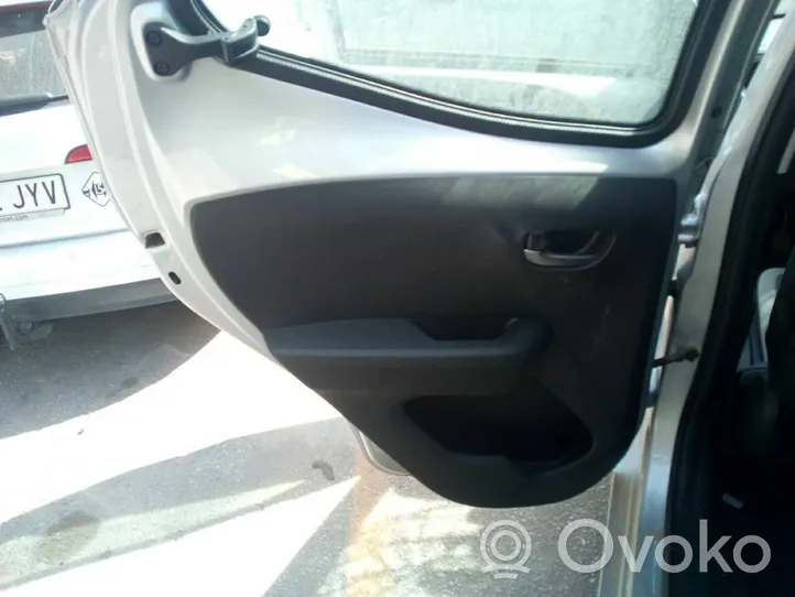 Toyota Aygo AB40 Boczki / Poszycie drzwi tylnych 676400H040B0