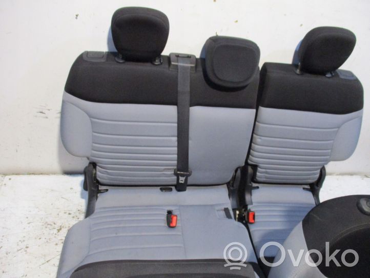 Fiat 500L Seat set 