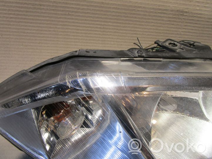 Renault Megane II Lampa przednia 