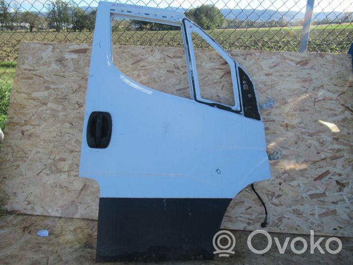 Iveco Daily 6th gen Porte avant 