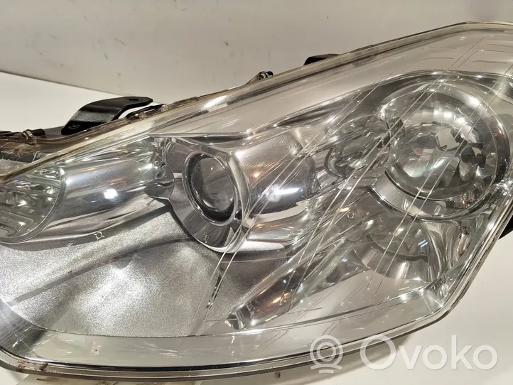 Citroen C-Crosser Lampa przednia 