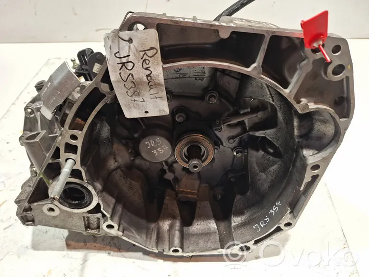 Renault Captur Manual 5 speed gearbox JR5357