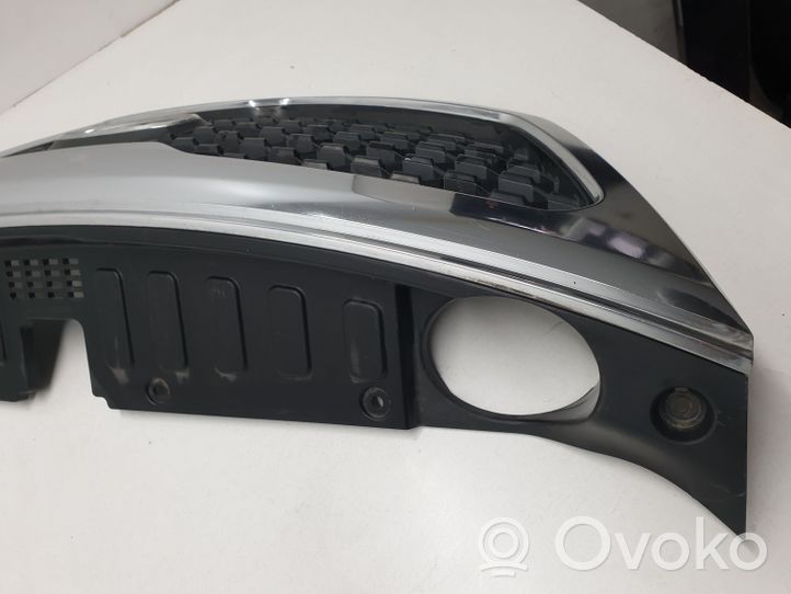 KIA Sorento Grille calandre supérieure de pare-chocs avant 863502P000