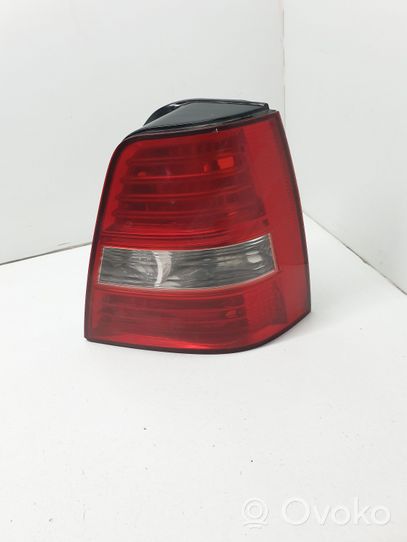 KIA Sorento Lampa tylna 9243E5