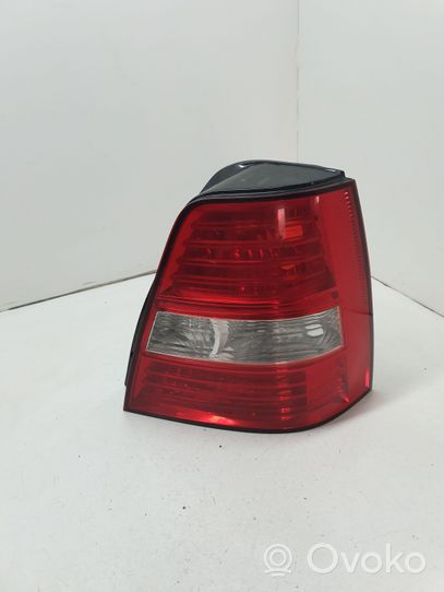 KIA Sorento Lampa tylna 9243E5