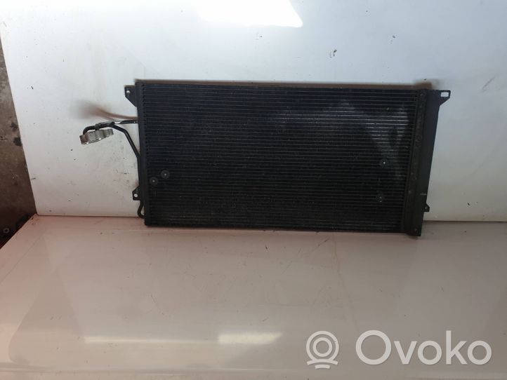 Volkswagen Touareg I Radiateur condenseur de climatisation 4L0260401A