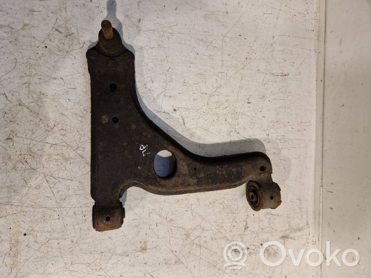 Opel Zafira B Braccio di controllo sospensione anteriore inferiore/braccio oscillante 