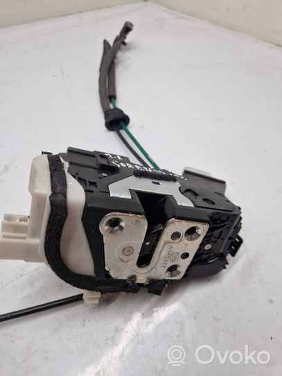 KIA Sorento Front door lock A045777